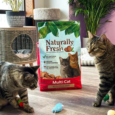 صورة منتج Naturally Fresh Quick-Clumping Multi-Cat Walnut Cat Litter